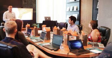 Visa-Sponsored High-Paying Jobs in 2025 – How to Work and Relocate Abroad With Full Sponsorship
